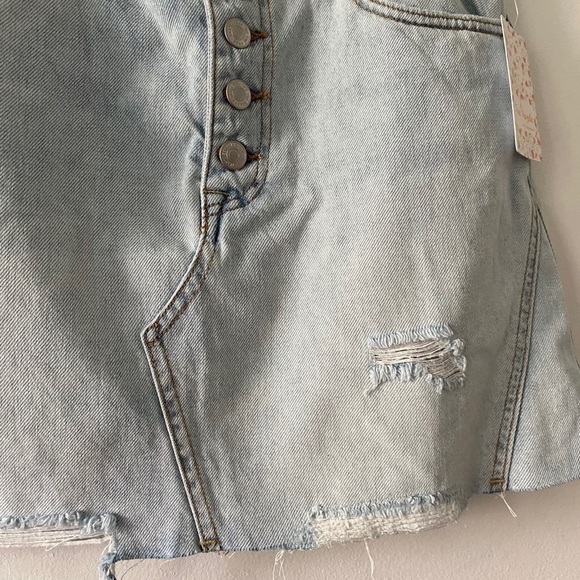 Free People Exposed Button Fly Frayed Boho Distressed Denim Mini skirt - Picture 6 of 7